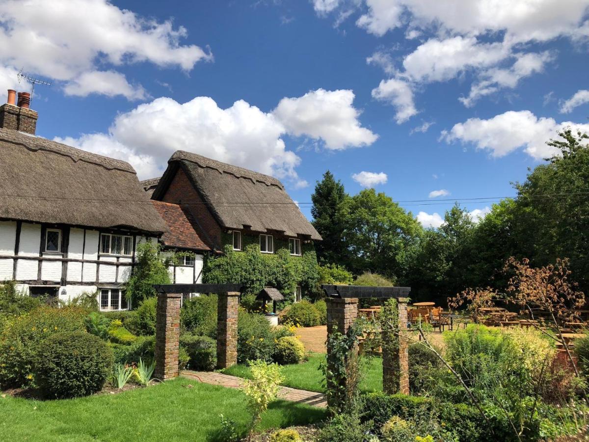 Old Hunters Lodge Whipsnade Limited Exterior foto