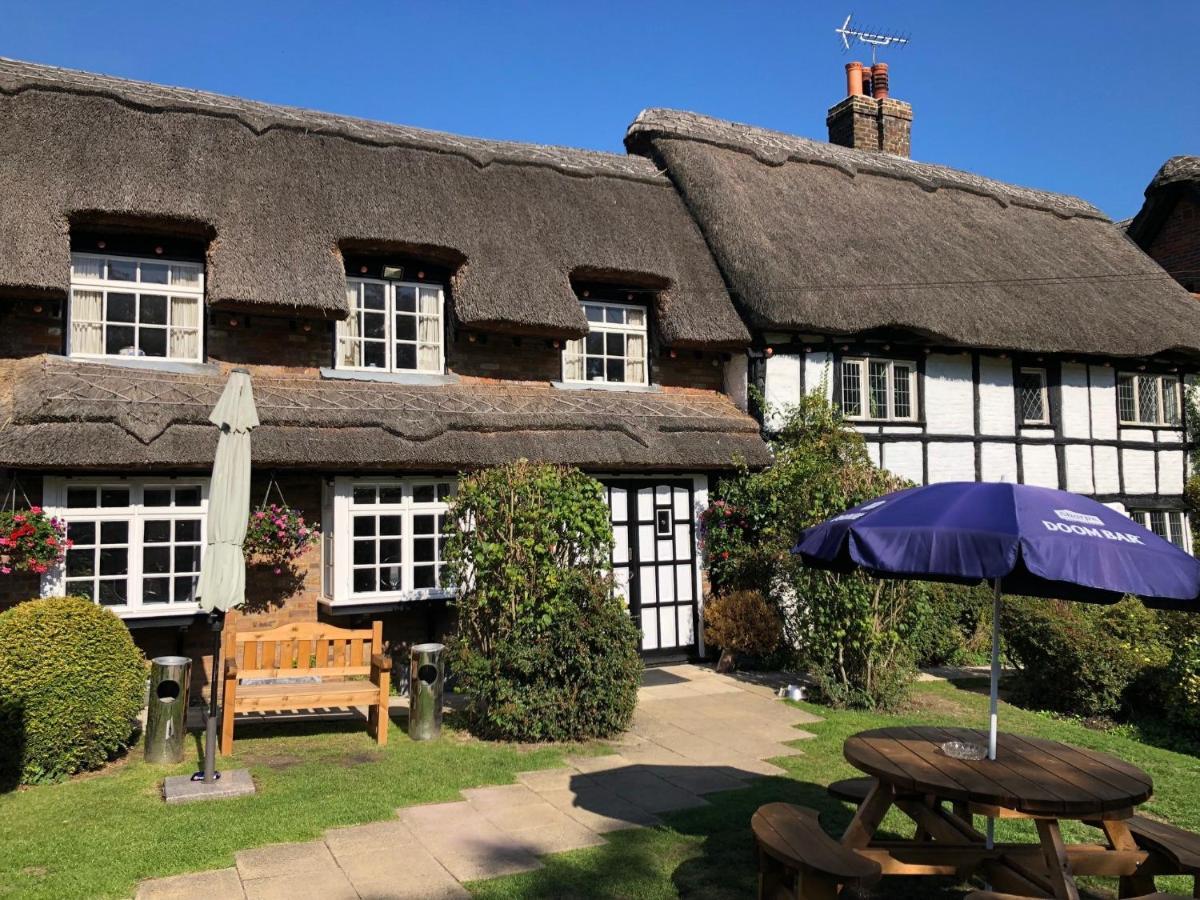 Old Hunters Lodge Whipsnade Limited Exterior foto